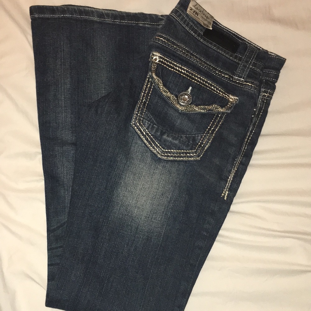 Buckle daytrip Aquarius flare jeans NWT DBK504R